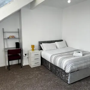 https://le-crescent-lodge-room-stay-1-middlesbrough-city.yorkshirehotels.net