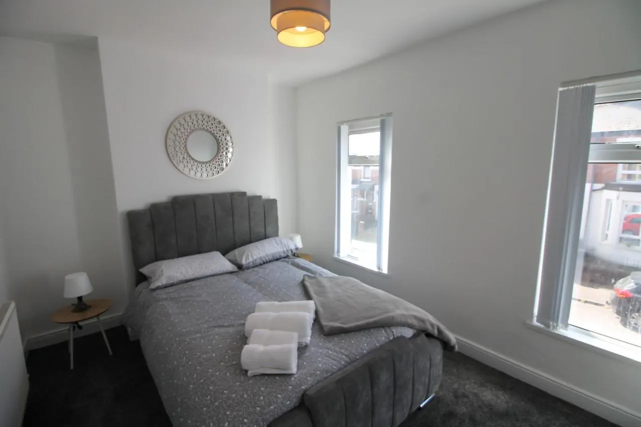 Mountcollyer Villa Belfast 0*,  United Kingdom